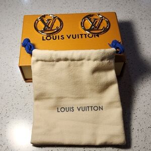 Faux Louis Vuitton Gold Earrings Like og Brand New